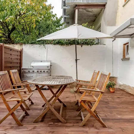 Direkt An Dem Rheinsteig Neben Der Whu Mitten Im Zentrum Von