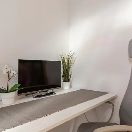 Direkt An Dem Rheinsteig Neben Der Whu Mitten Im Zentrum Von 招待所 *