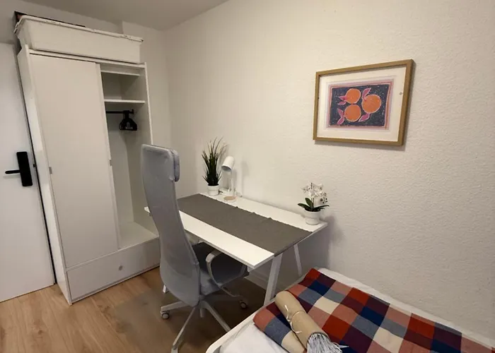 Direkt An Dem Rheinsteig Neben Der Whu Mitten Im Zentrum Von 招待所 *