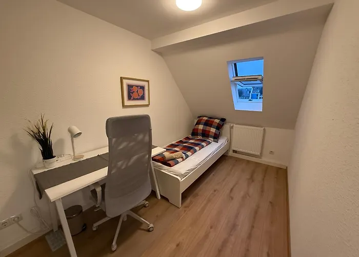 Direkt An Dem Rheinsteig Neben Der Whu Mitten Im Zentrum Von