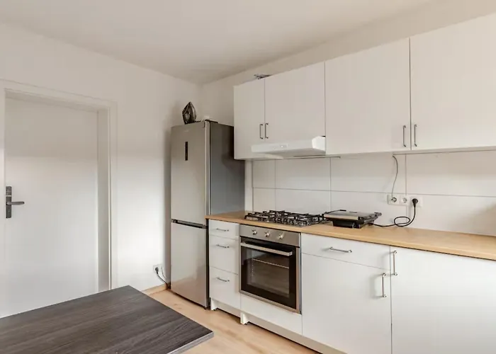 Direkt An Dem Rheinsteig Neben Der Whu Mitten Im Zentrum Von * 法伦达尔